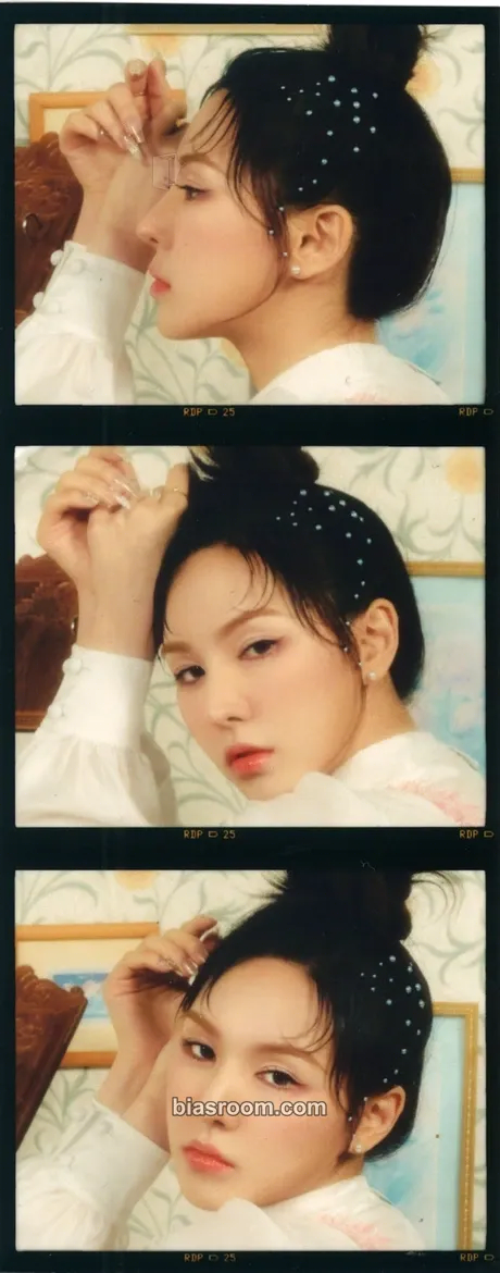 Wendy The ReVe Festival 2022 – Feel My Rhythm Photocard - Red Velvet - Red Velvet K-pop photocard