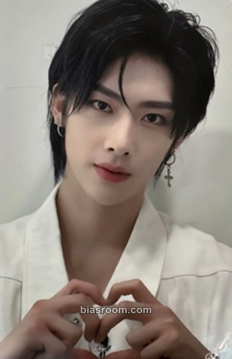 Ricky Cinema Paradise Photocard - ZEROBASEONE - ZEROBASEONE K-pop photocard