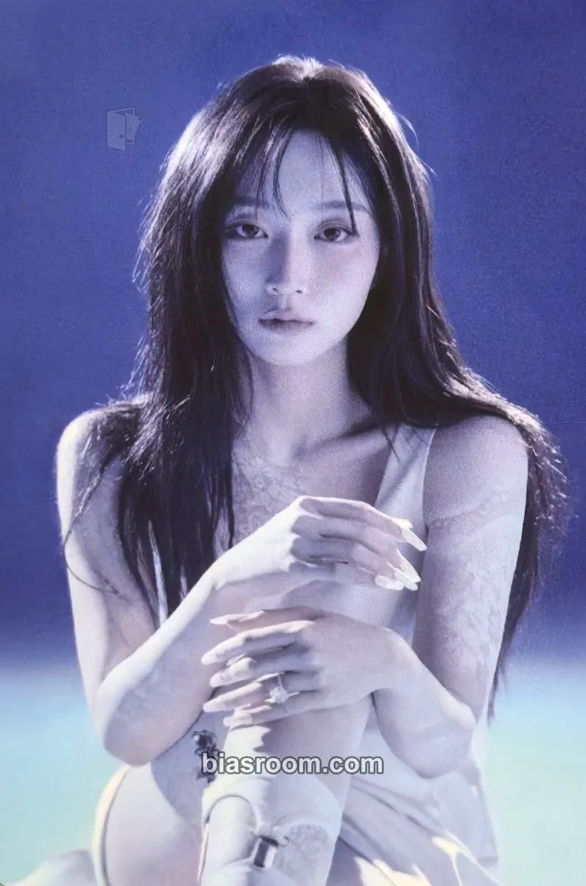 Haewon Blue Valentine Photocard - NMIXX - NMIXX K-pop photocard