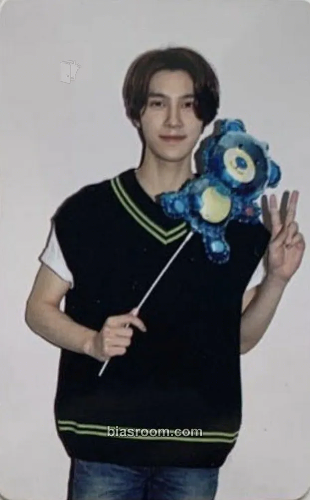 Hendery Awaken The World Photocard - WayV - WayV K-pop photocard