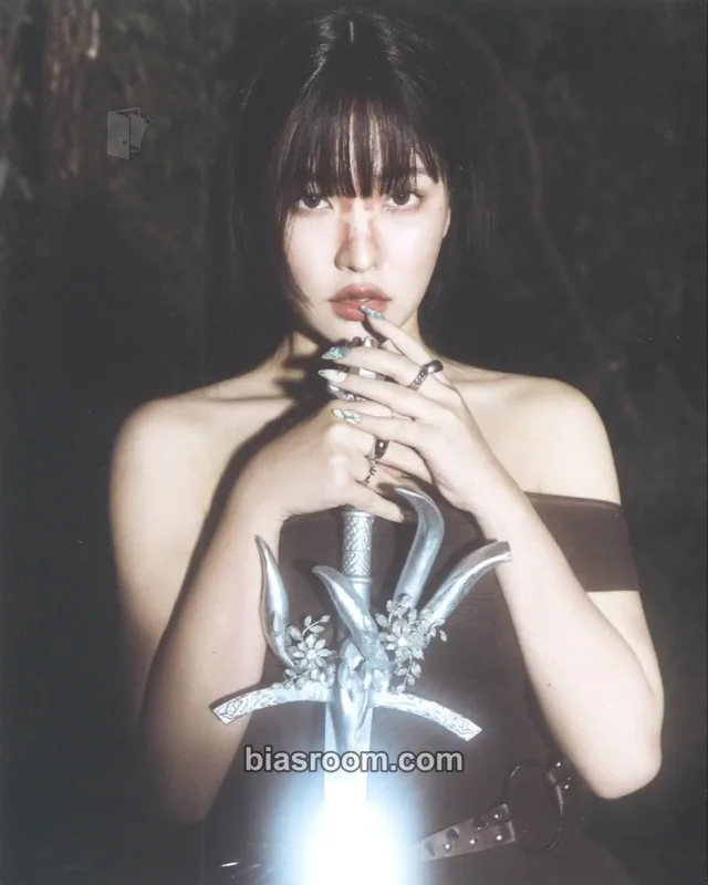 Red Velvet - Yeri - Chill Kill Album postcard album inclusion photobook version elements version