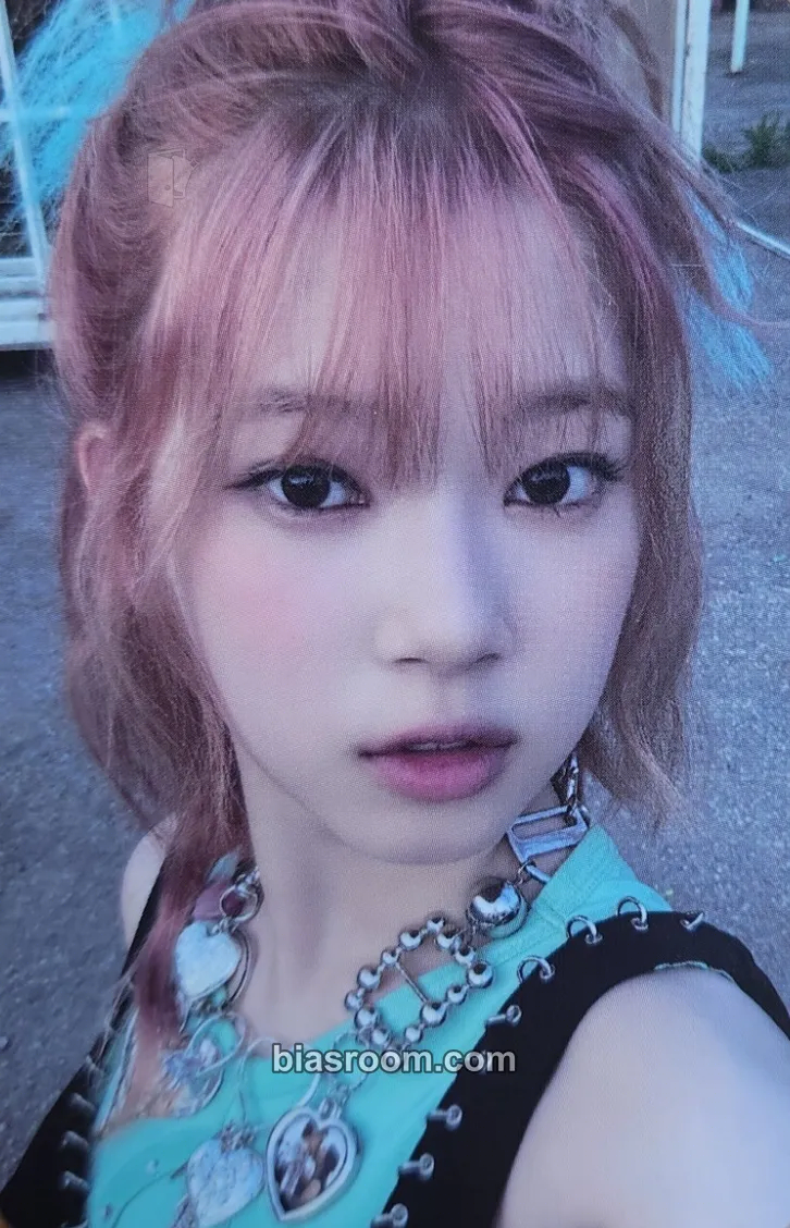 Kotoko CURIOUS Photocard - UNIS - UNIS K-pop photocard