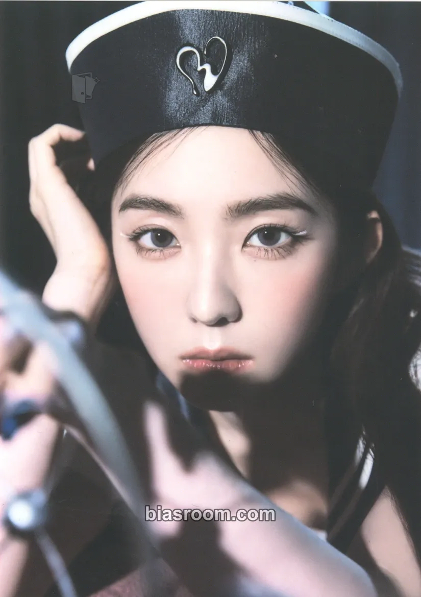 Irene Cosmic Photocard - Red Velvet - Red Velvet K-pop photocard