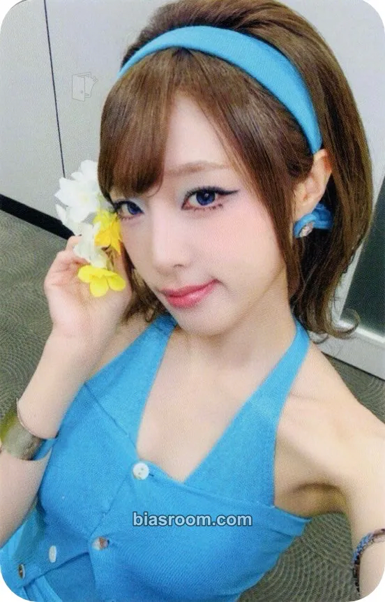 Yena Love Catcher Photocard - Yena K-pop photocard