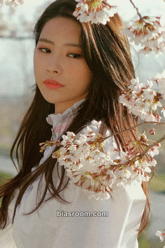 DIA - Huihyeon - YOLO Album album photocard