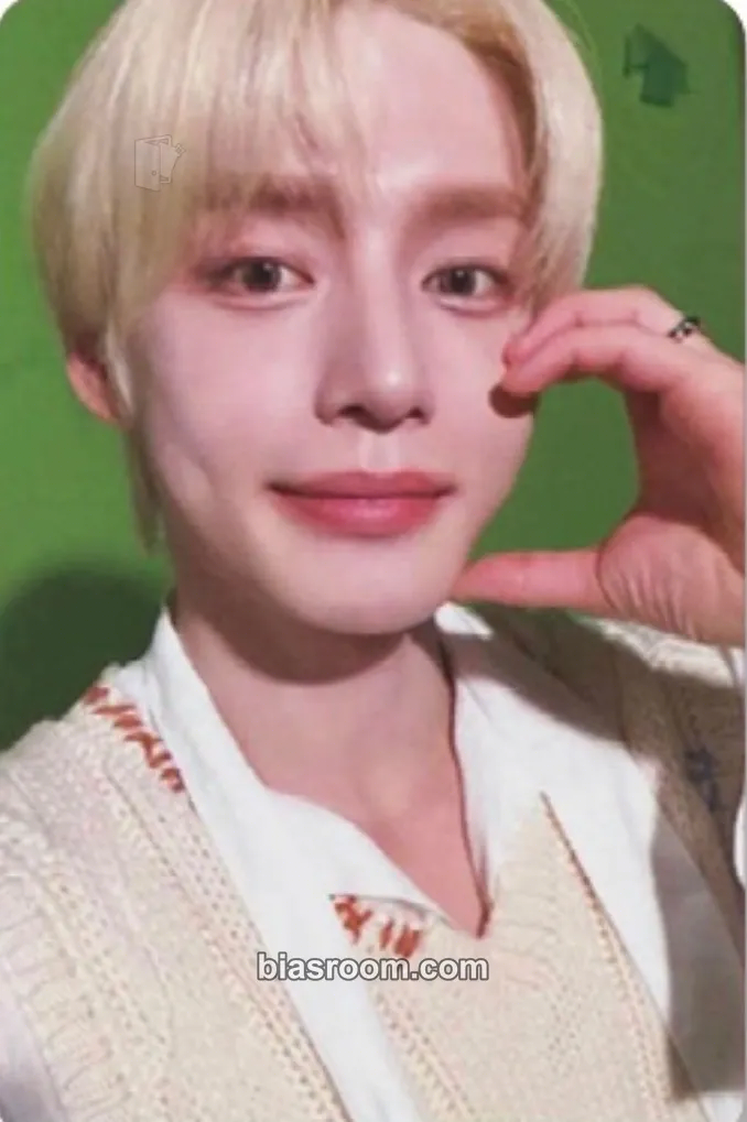 Jiwoong Cinema Paradise Photocard - ZEROBASEONE - ZEROBASEONE K-pop photocard