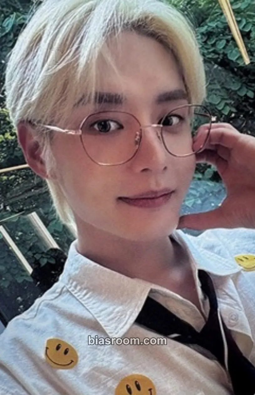 Jiwoong Cinema Paradise Photocard - ZEROBASEONE - ZEROBASEONE K-pop photocard