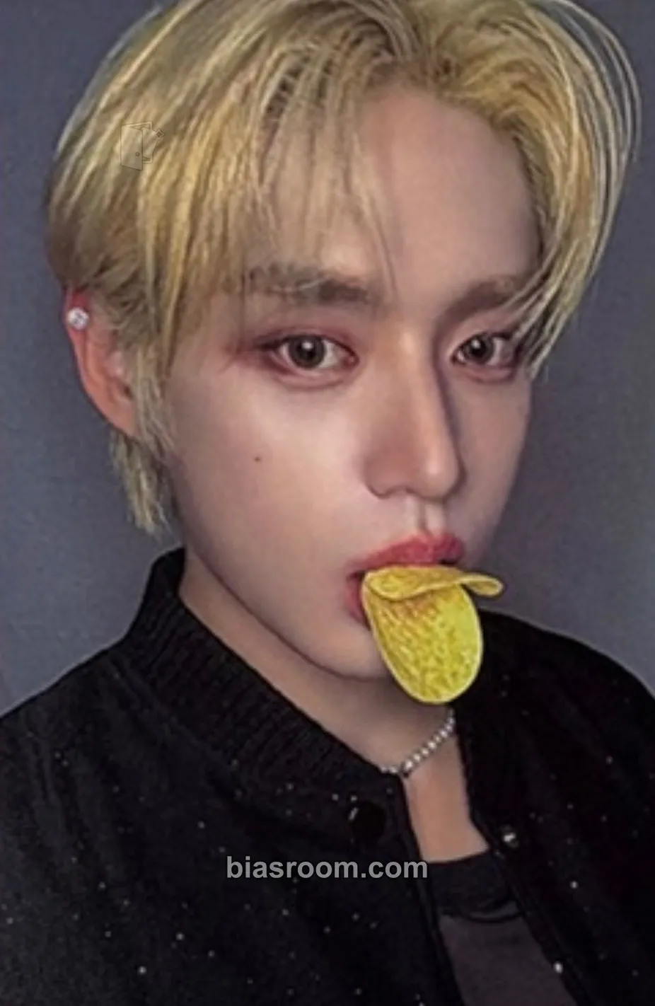 Jiwoong Cinema Paradise Photocard - ZEROBASEONE - ZEROBASEONE K-pop photocard