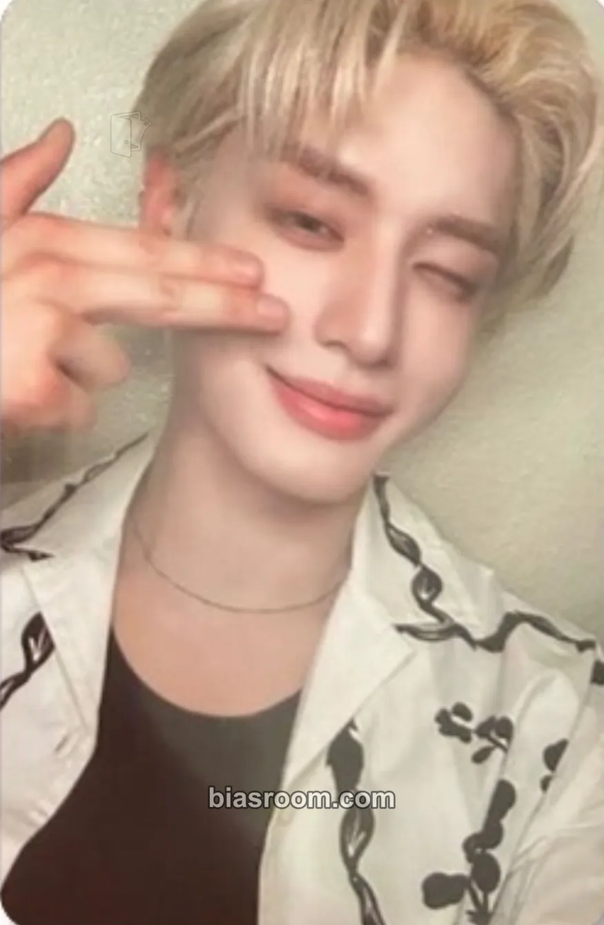Jiwoong Cinema Paradise Photocard - ZEROBASEONE - ZEROBASEONE K-pop photocard