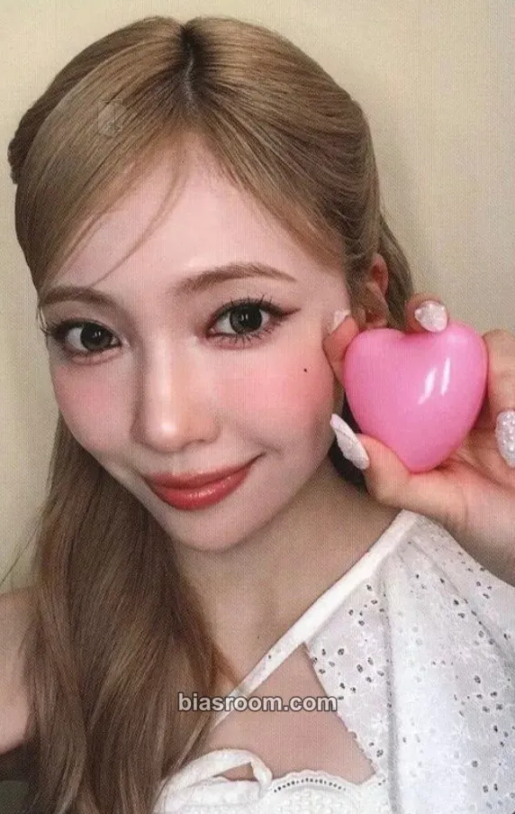 Mayuka New Emotion Photocard - NiziU - NiziU K-pop photocard