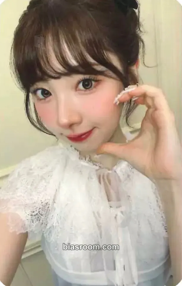 Miihi New Emotion Photocard - NiziU - NiziU K-pop photocard