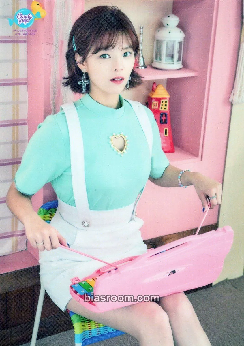 Jeongyeon TWICE Showcase Live Tour 2018 ‘Candy Pop’ Photocard - TWICE - TWICE K-pop photocard