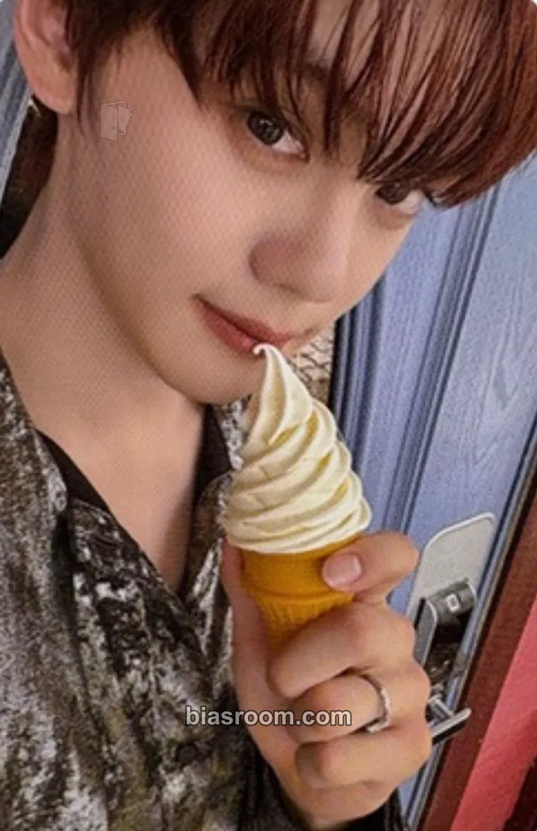 Gyuvin Cinema Paradise Photocard - ZEROBASEONE - ZEROBASEONE K-pop photocard