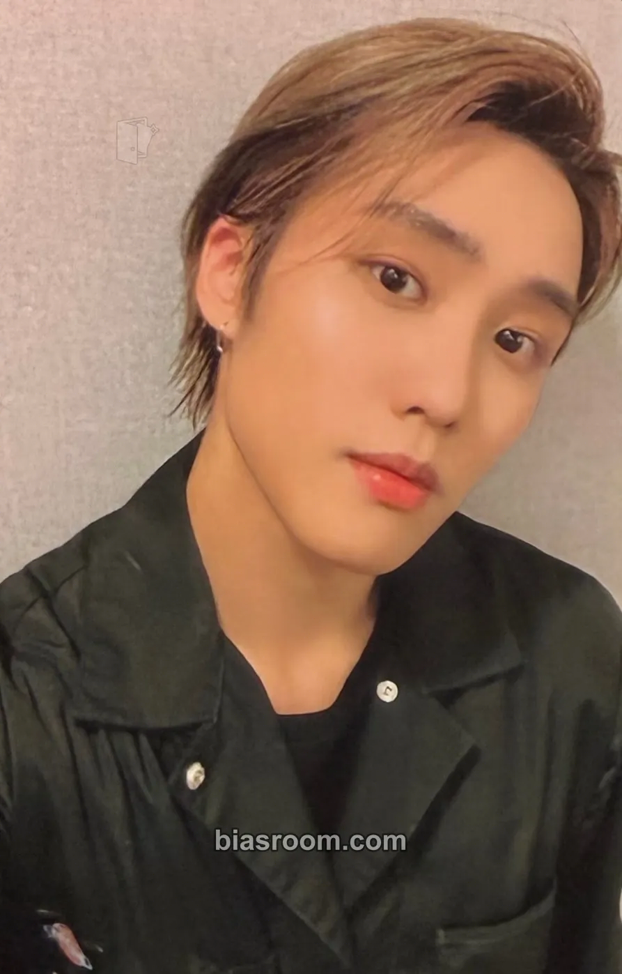 Jacob World Tour: The B-Zone Photocard - THE BOYZ - THE BOYZ K-pop photocard