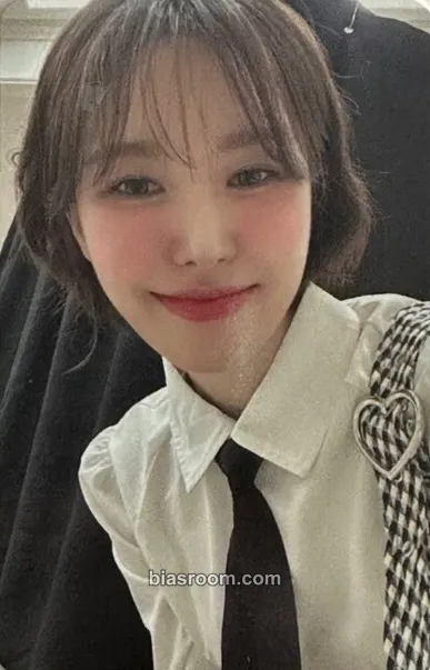 Wendy 2024 Season's Greetings Photocard - Red Velvet - Red Velvet K-pop photocard