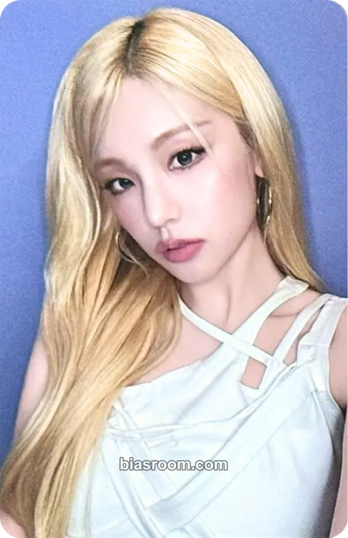 Yeji TUNNEL VISION Photocard - ITZY - ITZY K-pop photocard
