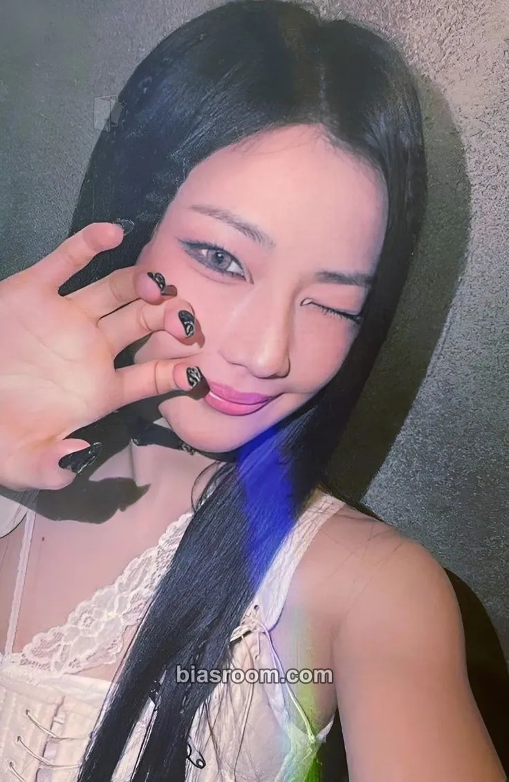 Ruka BABYMONS7ER Photocard - BABYMONSTER - BABYMONSTER K-pop photocard