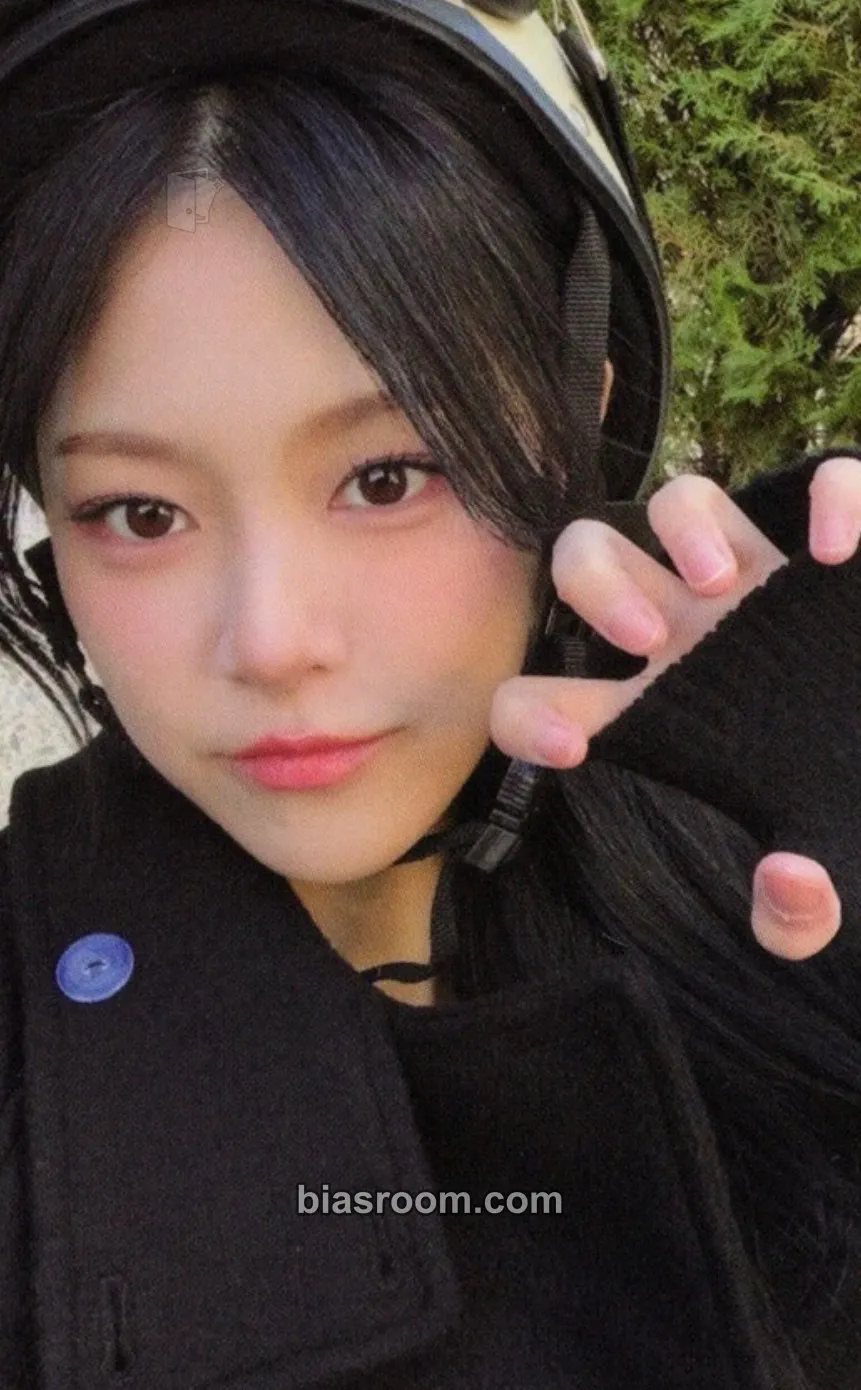 HyunJin LATE O’ CLOCK Photocard - Latency - Latency K-pop photocard
