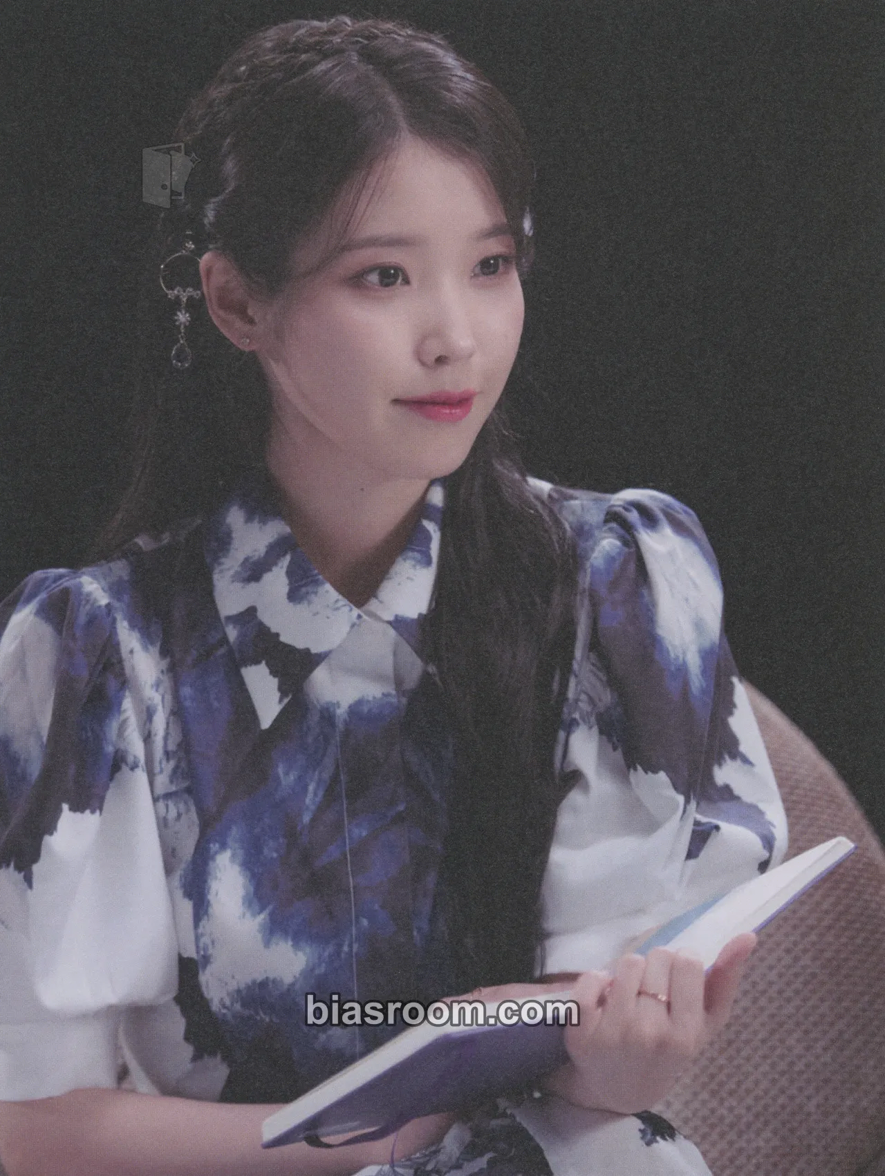 IU IU x CGV 'The Golden Hour : Under The Orange Sun' Photocard - IU K-pop photocard