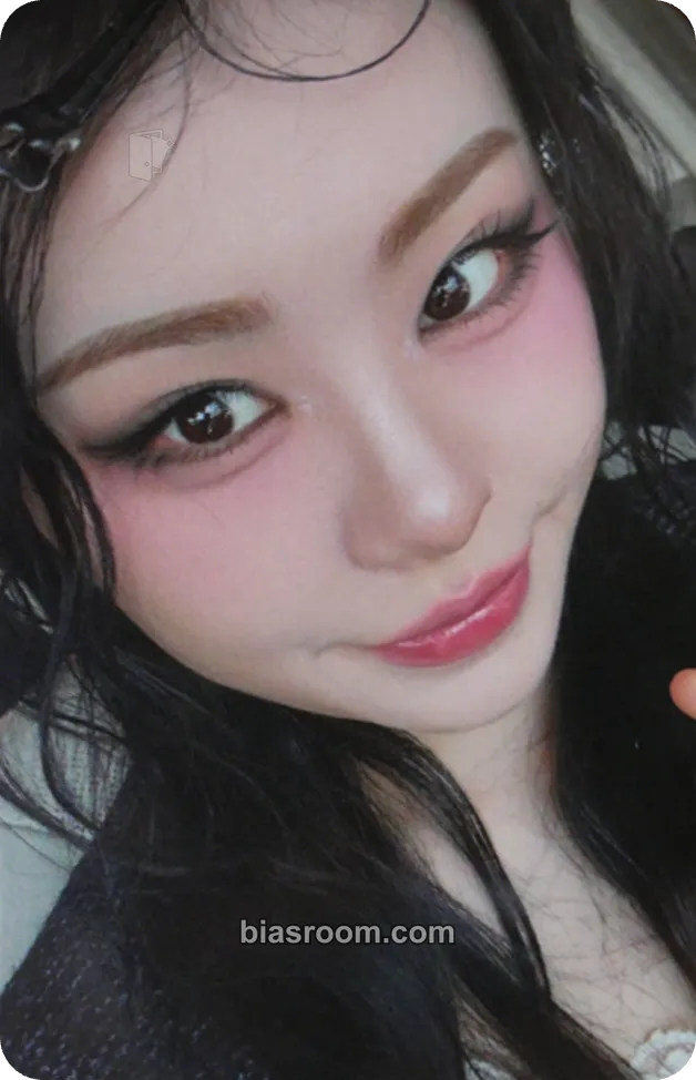 Kik5o VITAL CHECK Photocard - Kik5o x AleXa - Kik5o x AleXa K-pop photocard