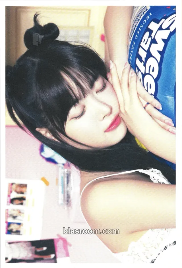 LE SSERAFIM - Hong Eunchae - D'ICON Issue N°14 Other postcard merch pop-up store japan B version