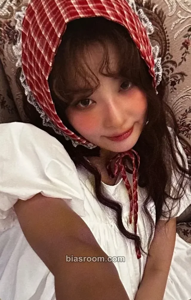 Red Velvet - Seulgi - 2026 Season's Greetings Other trading card season's greetings A version merch photocard selfie