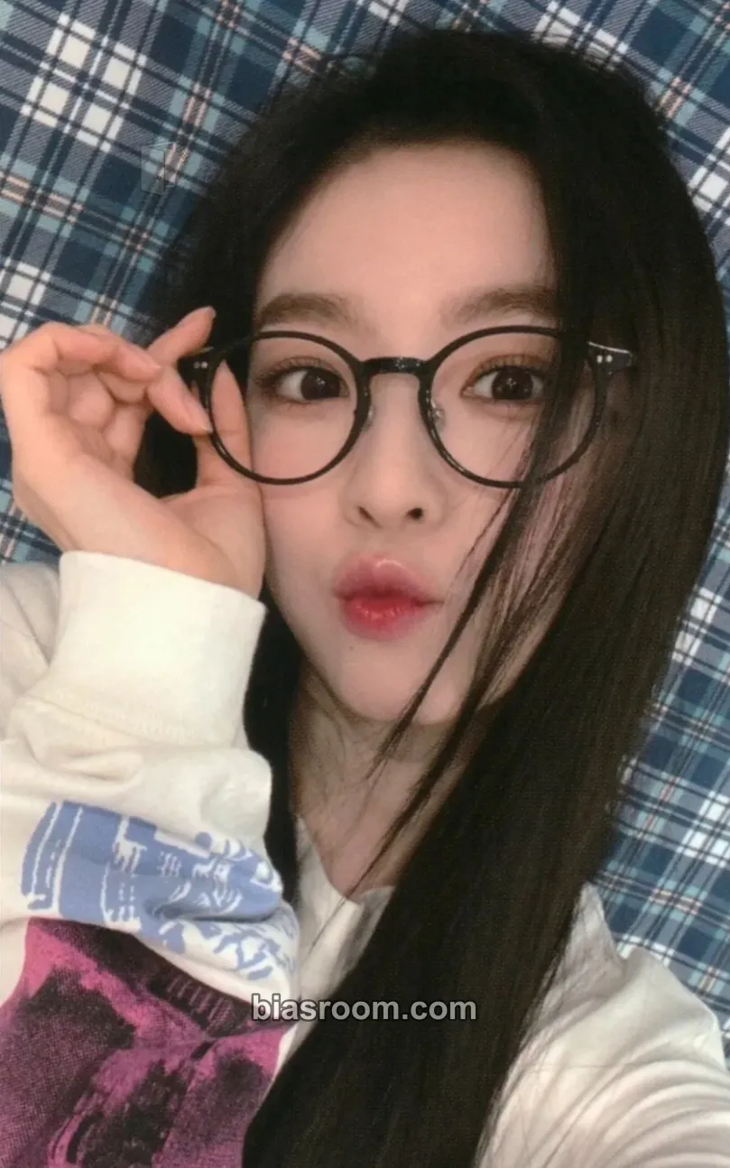 Irene Like A Flower Photocard - Red Velvet - Red Velvet K-pop photocard