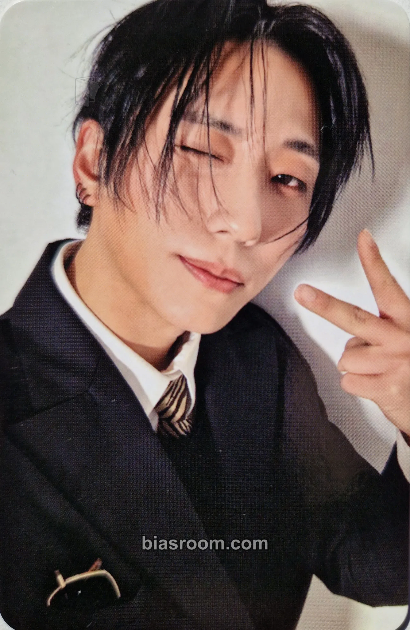 Gunil Beautiful Mind Photocard - Xdinary Heroes - Xdinary Heroes K-pop photocard