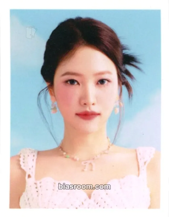 Yeri 2025 Season's Greeting Photocard - Red Velvet - Red Velvet K-pop photocard