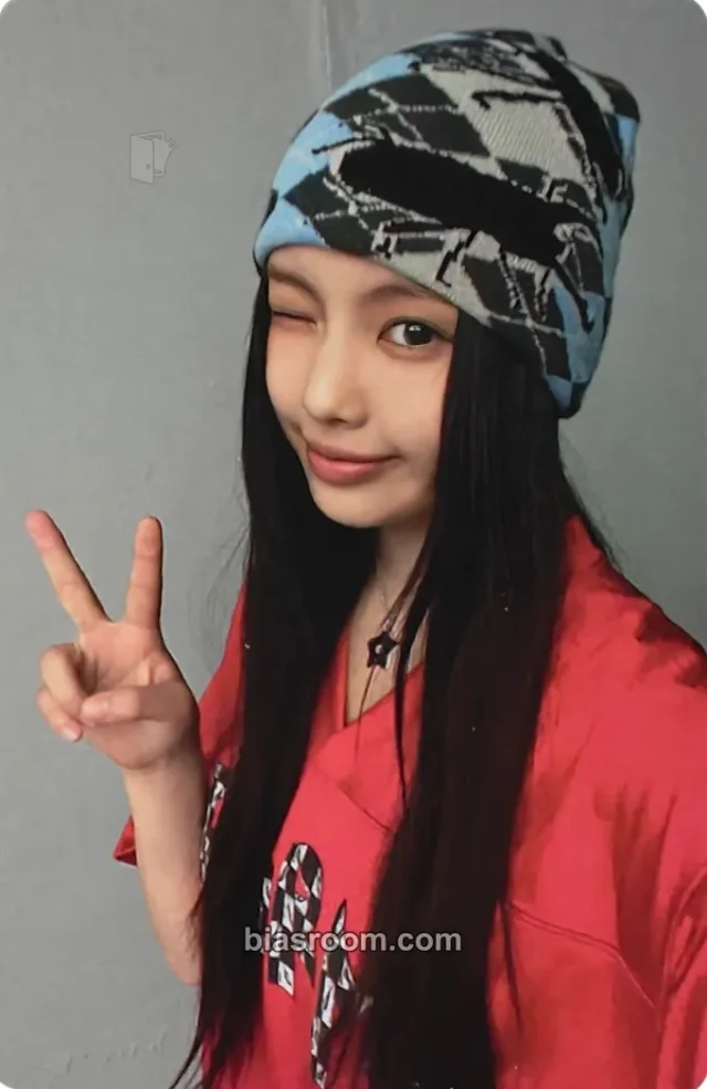 NewJeans - Hyein - Supernatural Album line friends photocard set A version pop-up store