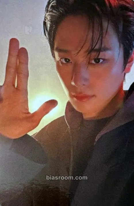 Juyeon WORLD TOUR: Zeneration 2 Photocard - THE BOYZ - THE BOYZ K-pop photocard