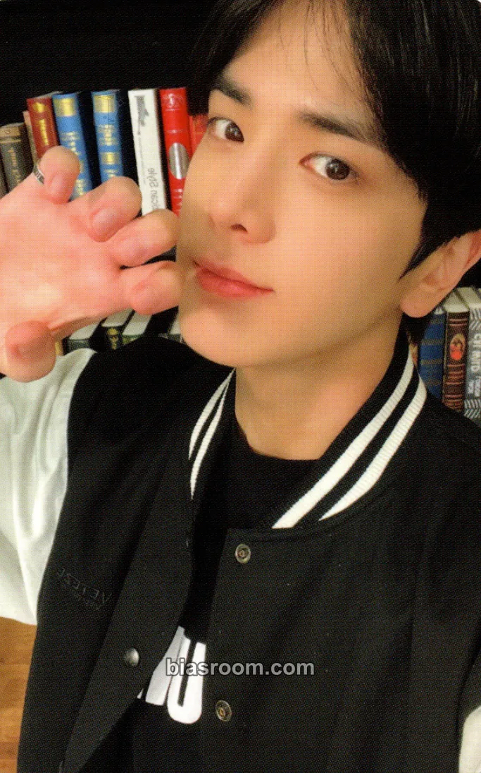 Younghoon World Tour: The B-Zone Photocard - THE BOYZ - THE BOYZ K-pop photocard