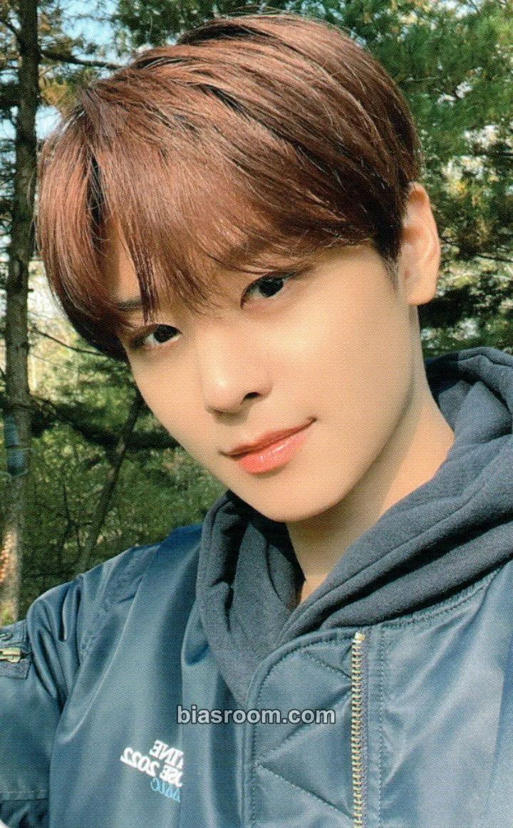 Juyeon 2022 Fan-Con: The B-Road Photocard - THE BOYZ - THE BOYZ K-pop photocard