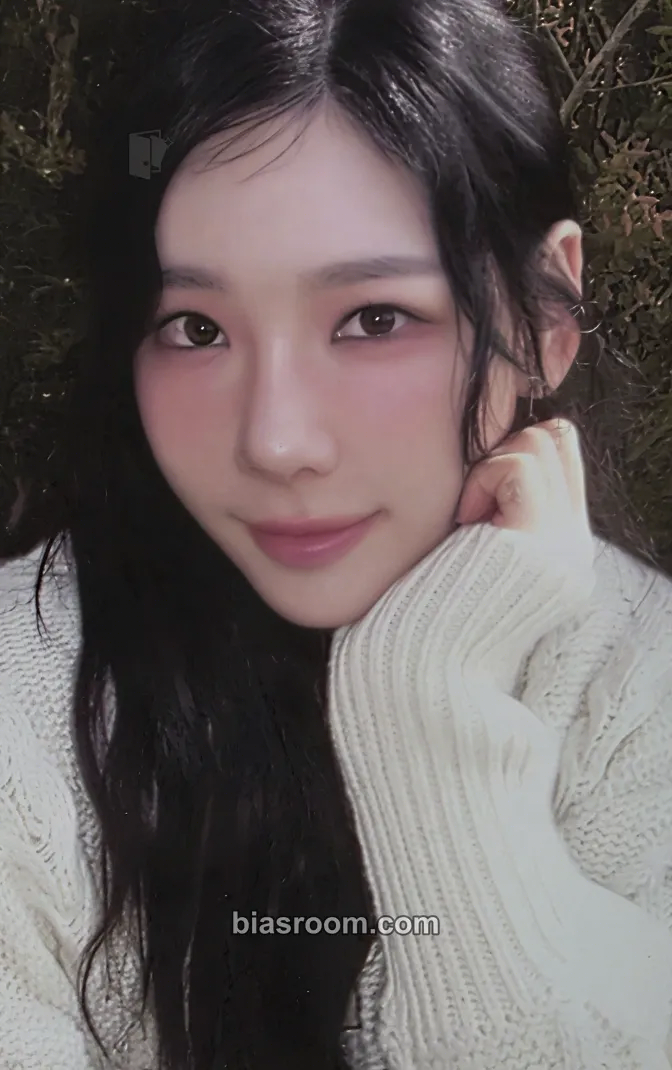 Taeyeon Panorama: The Best of Taeyeon Photocard - Taeyeon K-pop photocard