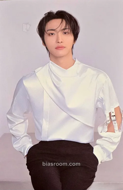 Seonghwa In Your Fantasy World Tour 2025 - 2026 Photocard - ATEEZ - ATEEZ K-pop photocard
