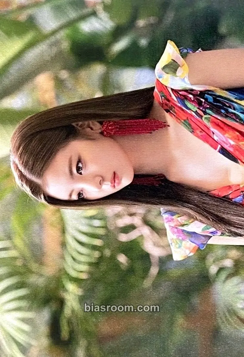 Lia GUESS WHO Photocard - ITZY - ITZY K-pop photocard