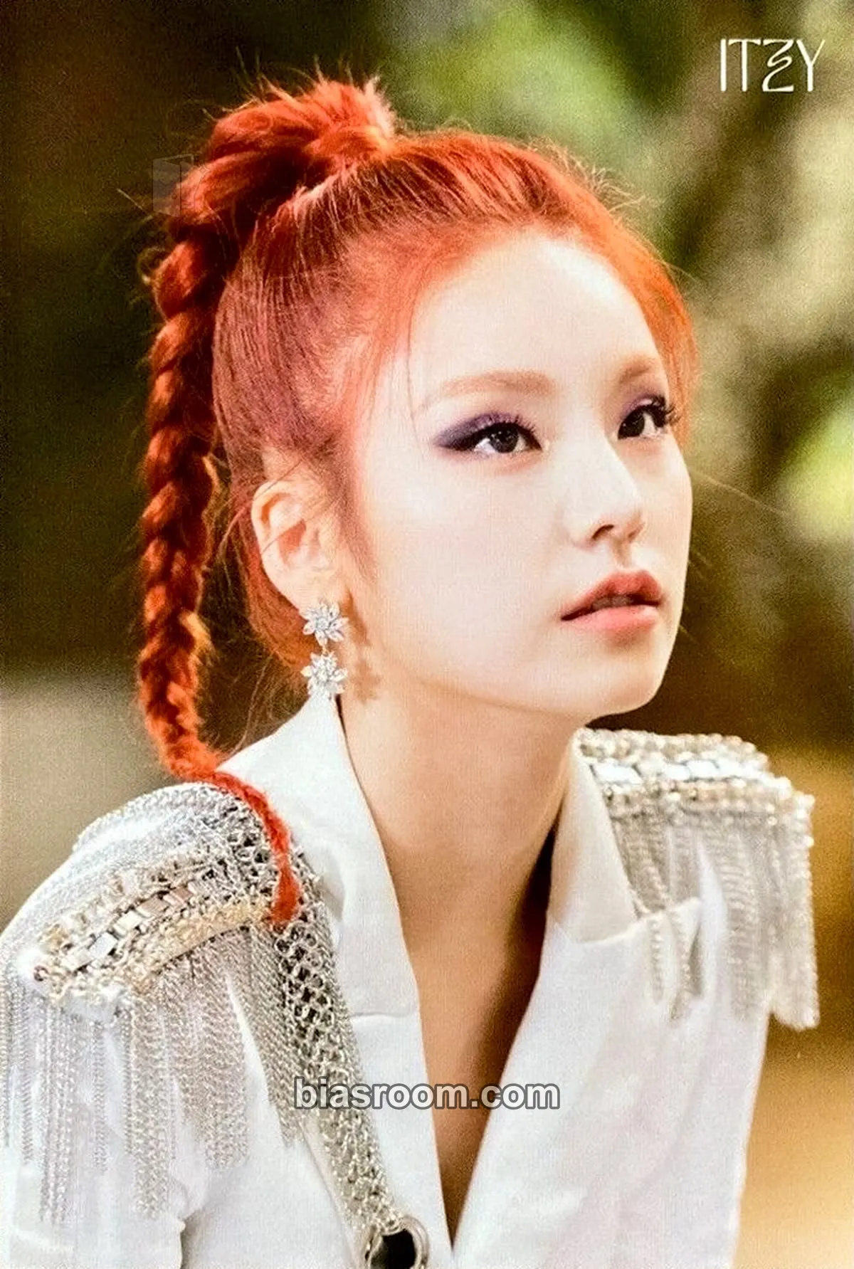 Yeji GUESS WHO Photocard - ITZY - ITZY K-pop photocard