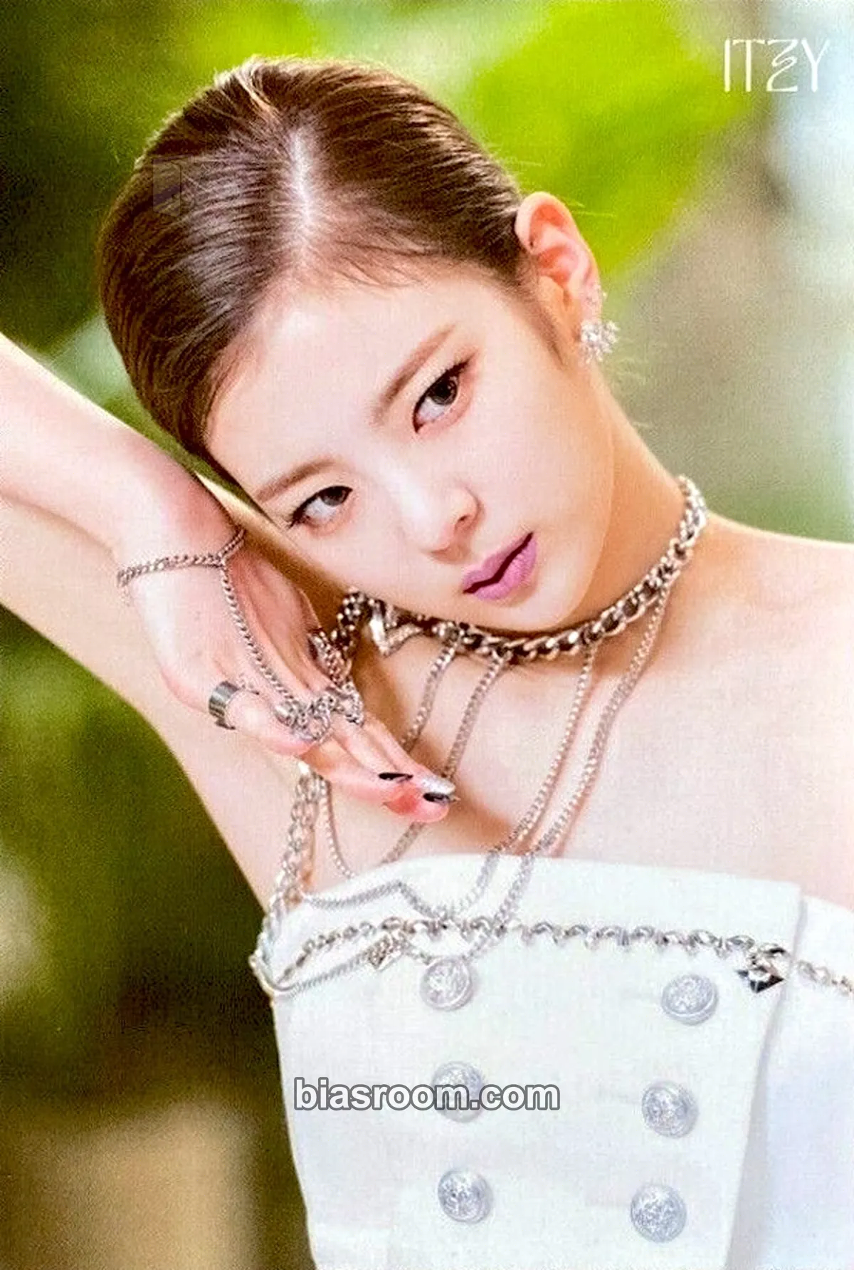 Lia GUESS WHO Photocard - ITZY - ITZY K-pop photocard