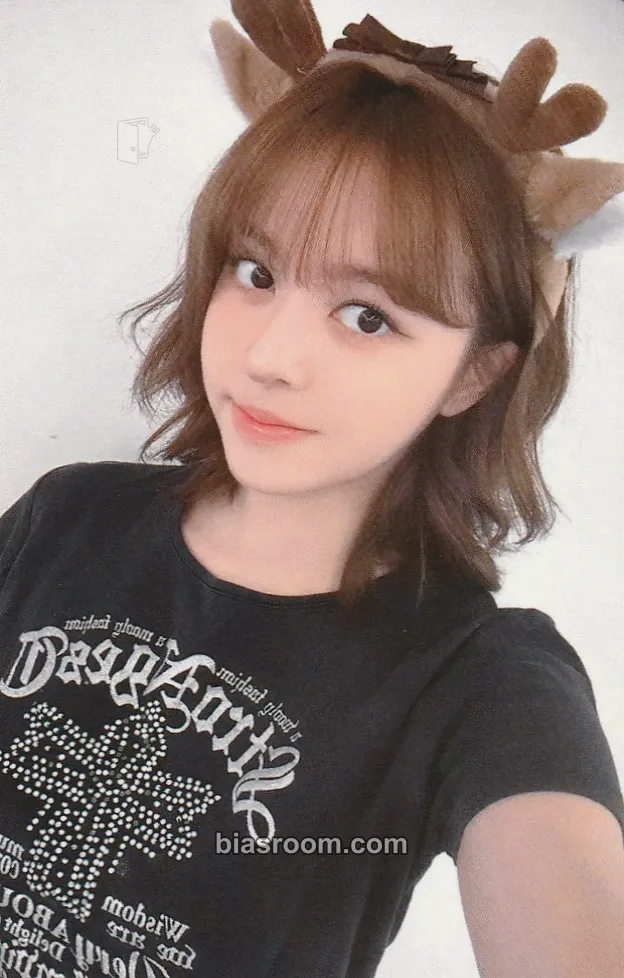 Lily Fe3O4: STICK OUT Photocard - NMIXX - NMIXX K-pop photocard
