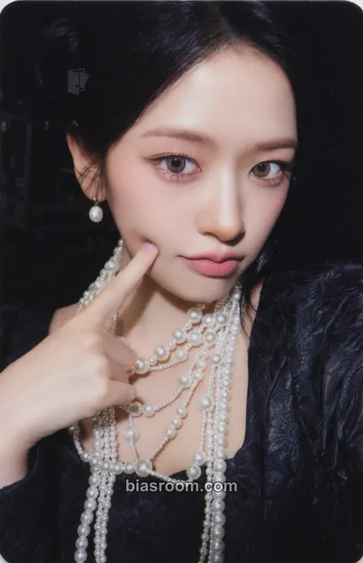 Yujin IVE The 2nd World Tour <SHOW WHAT I AM> Photocard - IVE - IVE K-pop photocard