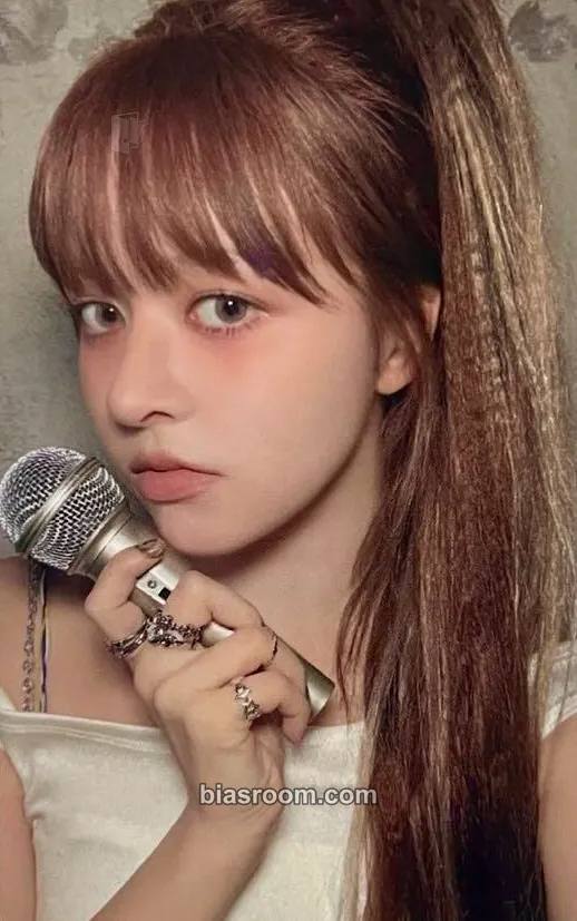 Lily Fe3O4: STICK OUT Photocard - NMIXX - NMIXX K-pop photocard