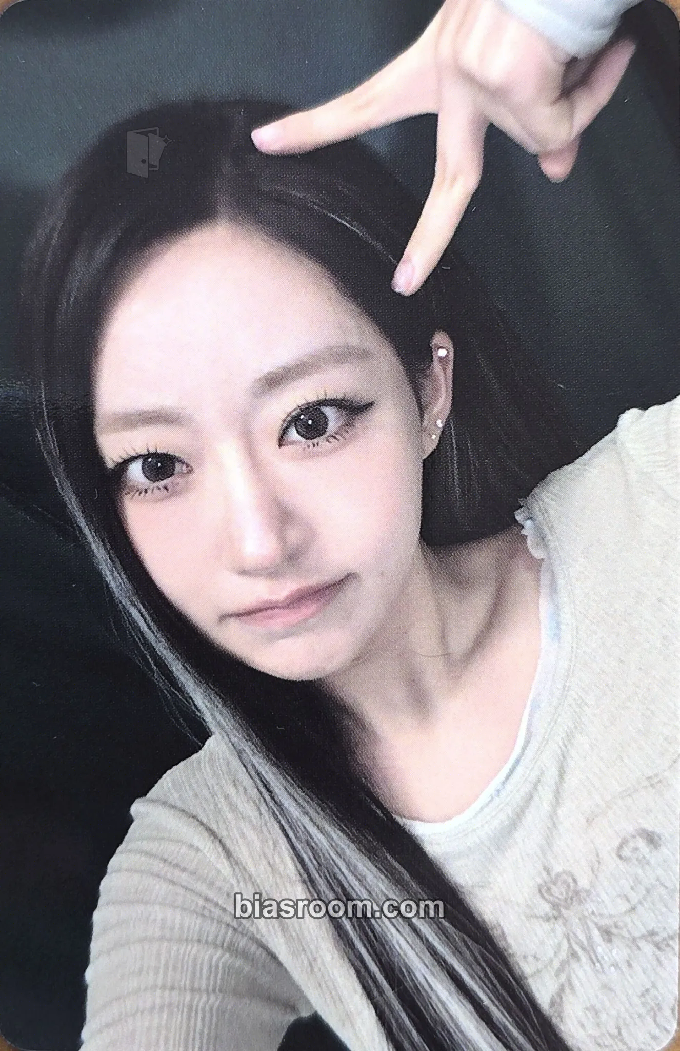 Julie Who Is She Photocard - KISS OF LIFE - KISS OF LIFE K-pop photocard