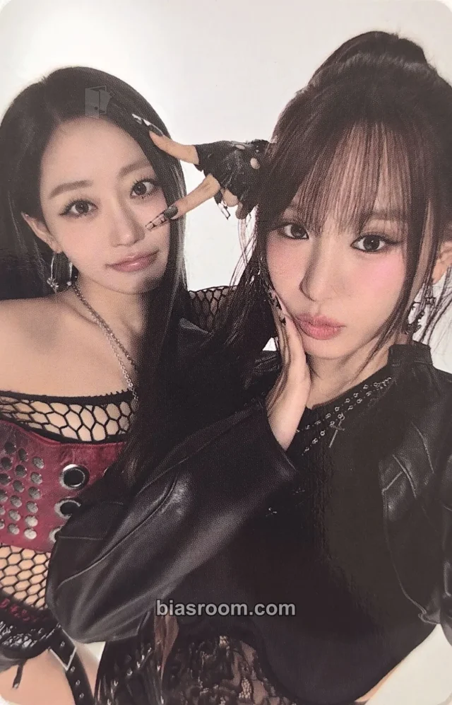 KISS OF LIFE - Julie & Natty - Who Is She Album album photocard who version