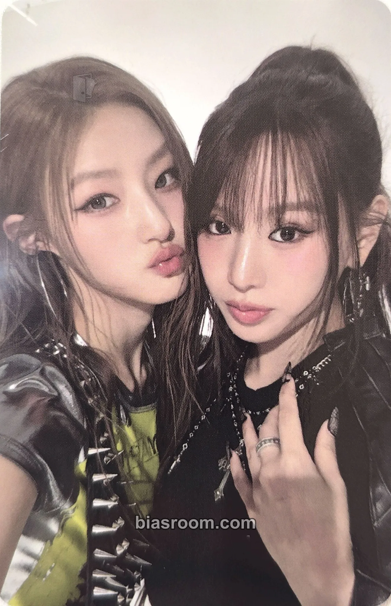 Who Is She Photocard - KISS OF LIFE - KISS OF LIFE K-pop photocard
