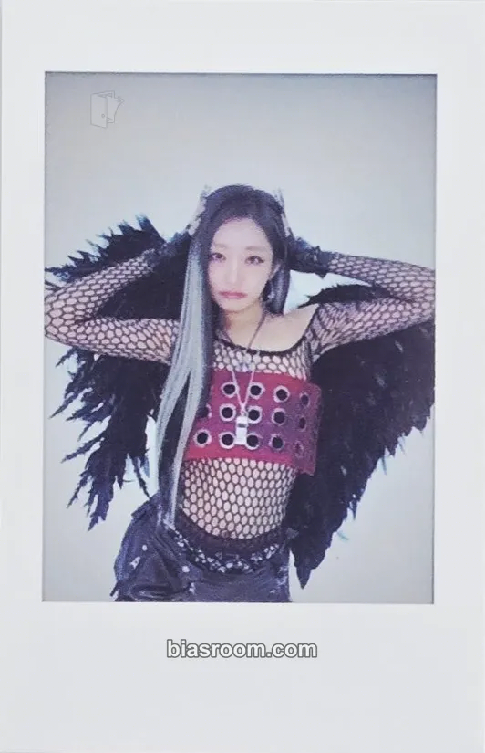 Julie Who Is She Photocard - KISS OF LIFE - KISS OF LIFE K-pop photocard