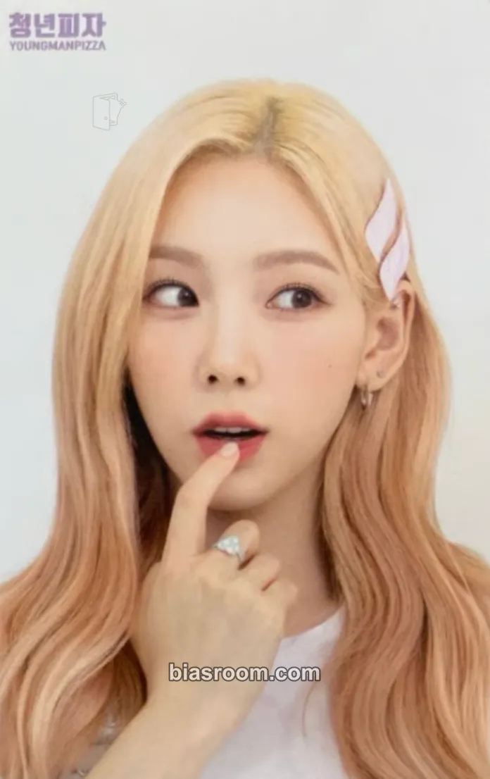 Taeyeon Taeyeon x Youngman Pizza Photocard - Taeyeon K-pop photocard