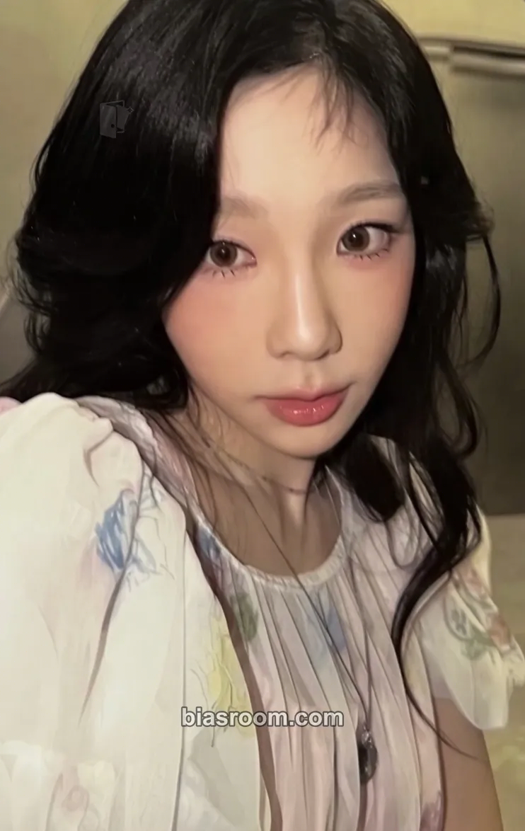 Taeyeon Panorama: The Best of Taeyeon Photocard - Taeyeon K-pop photocard