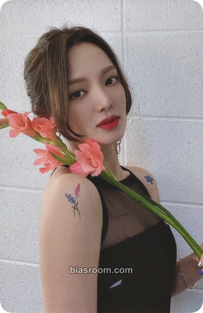 Hyoyeon Oh!GG SEASON'S GREETINGS 2021 Photocard - Girls' Generation - Girls' Generation K-pop photocard