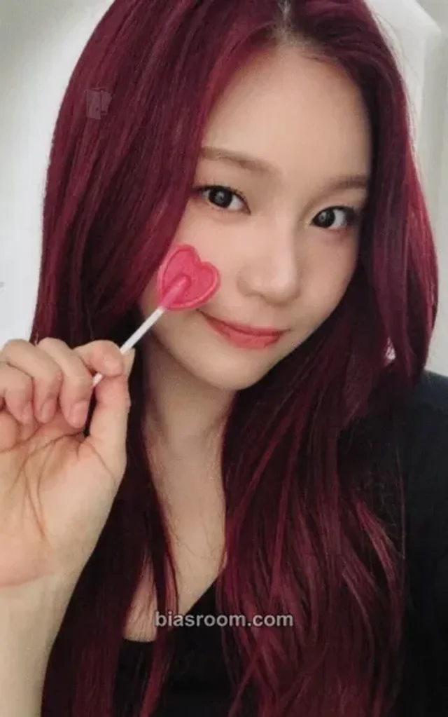 VIVIZ - Umji - A Montage of ( ) Album makestar round 2 video call (fancall)