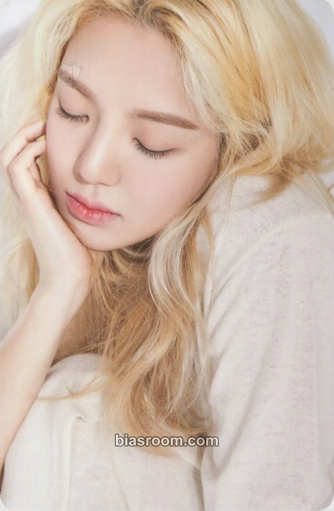 Hyoyeon Oh!GG SEASON'S GREETINGS 2020 Photocard - Girls' Generation - Girls' Generation K-pop photocard